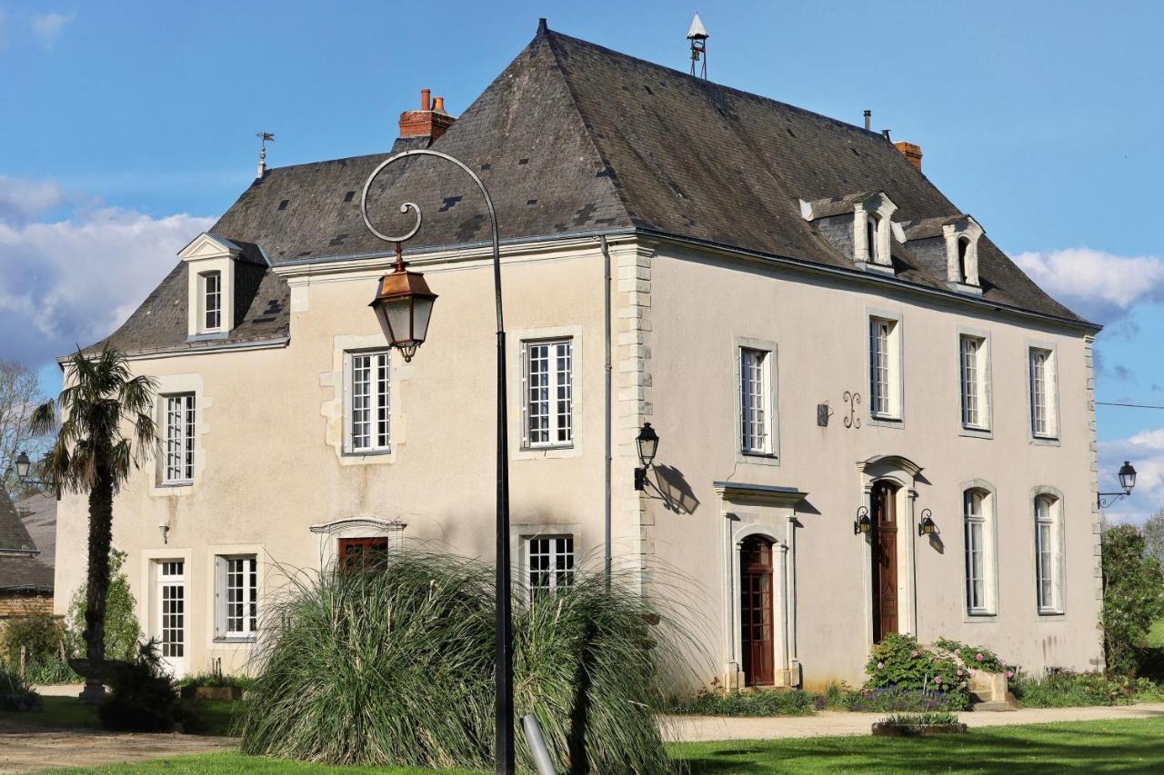 Le Bas Chitray Bed & Breakfast Menil Exterior photo