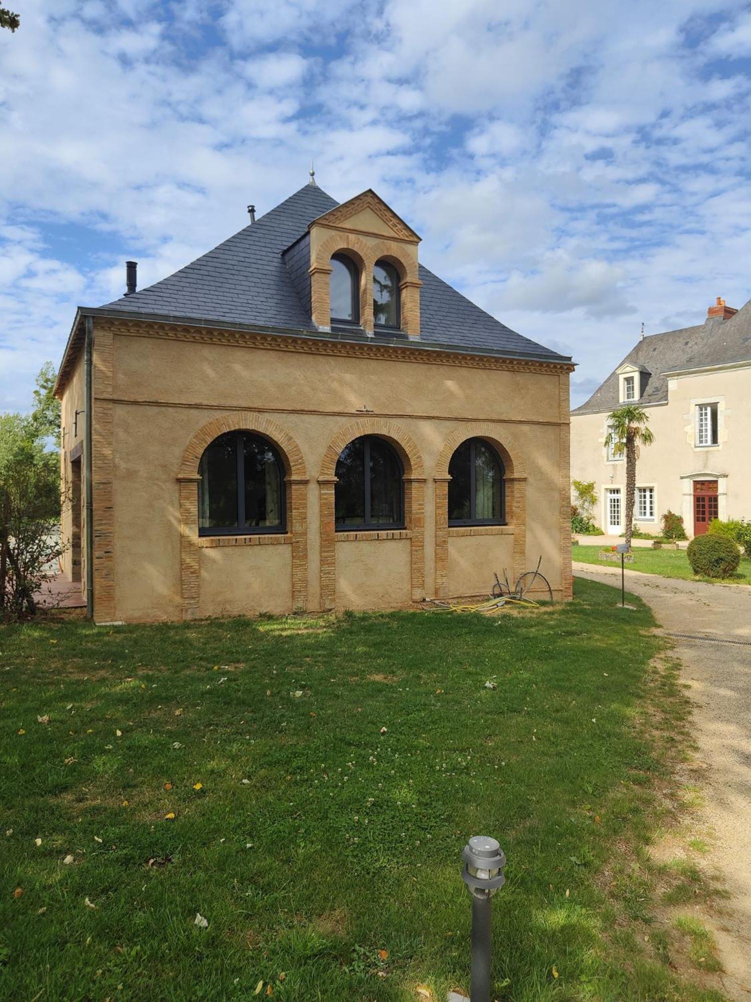 Le Bas Chitray Bed & Breakfast Menil Exterior photo
