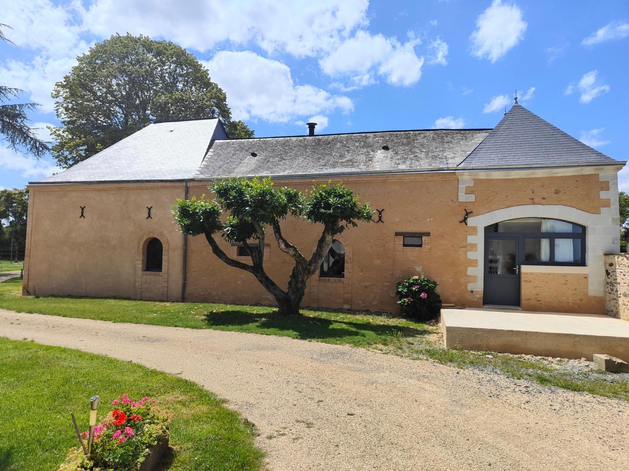 Le Bas Chitray Bed & Breakfast Menil Exterior photo